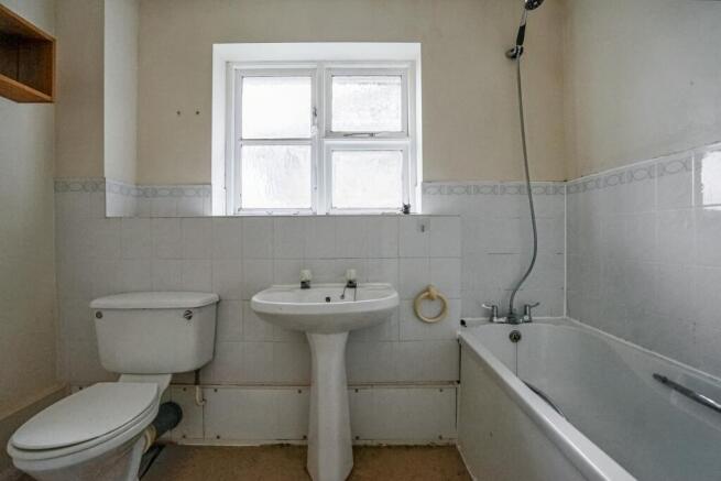 84 Staffords Place, Horley, Surrey RH6 9GY