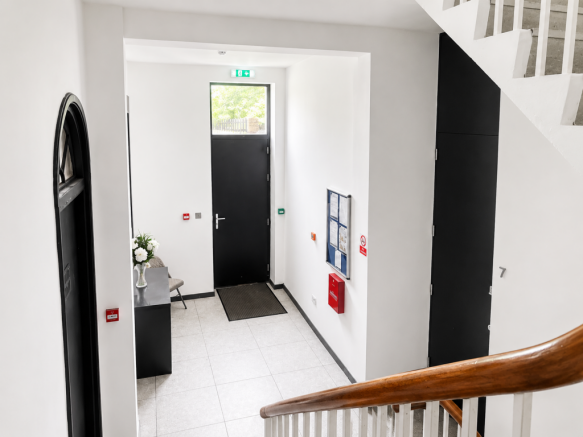 Entrance Hallway.jpeg