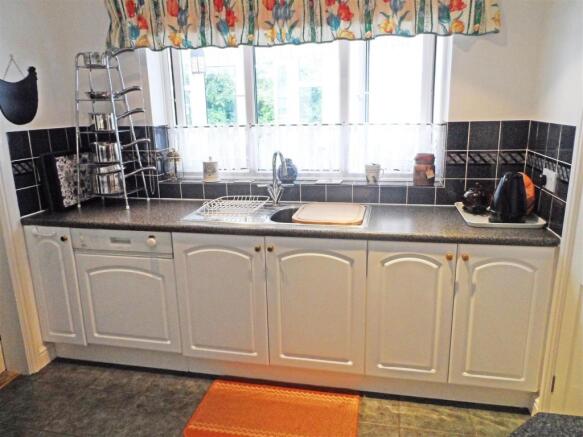 kitchen2.jpg