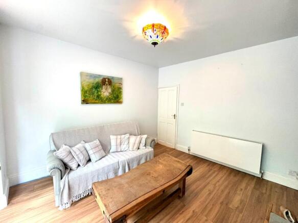 3 bed House to rent Image 2
