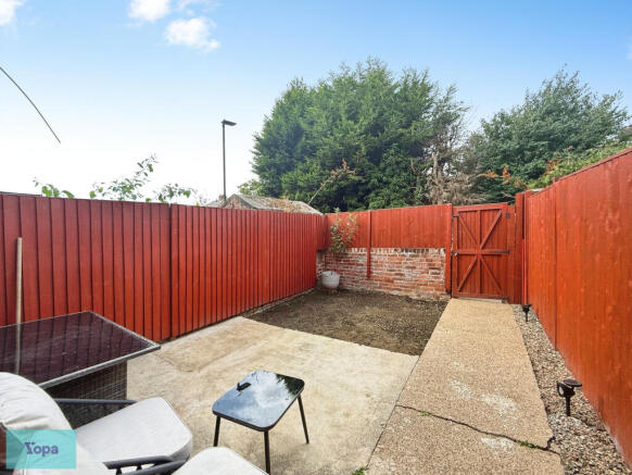 2 bed Terraced for sale Image 12