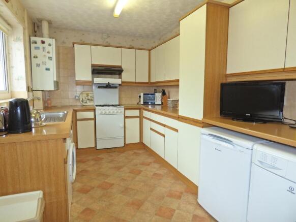 Kitchen & Breakfast Room