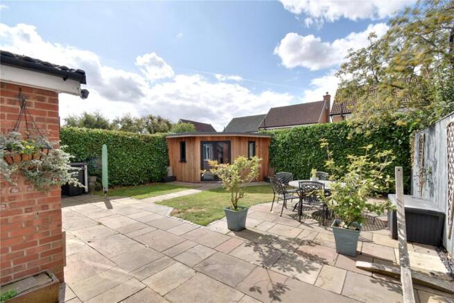 4 bed Detached for sale Image 9