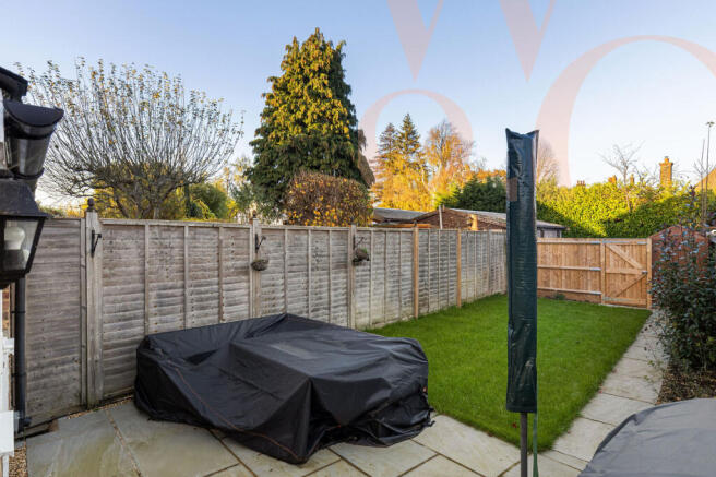 R6M23877-HDR