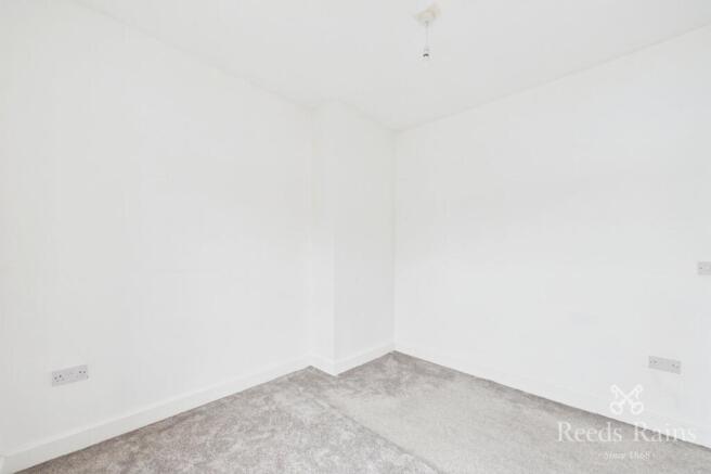 2 bed End of Terrace to rent Image 7