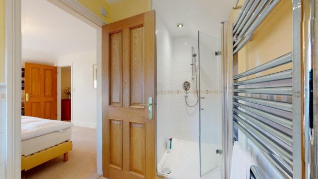 EN SUITE SHOWER ROOM