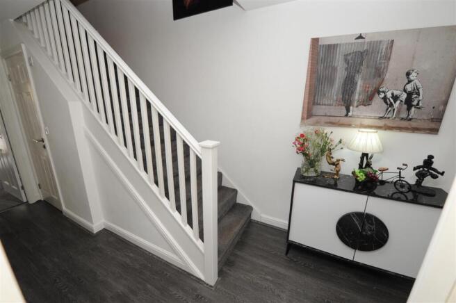 3 bed Semi-Detached for sale Image 8