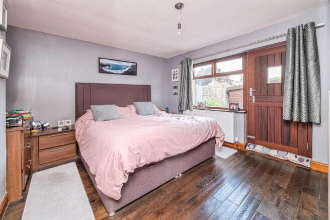 3 bed Semi-Detached for sale Image 8