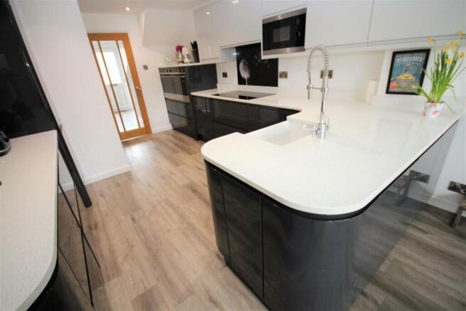 kitchen 3.jpg