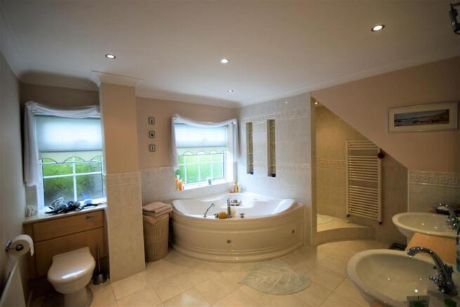 14 Corbiere, Elland Road, Ripponden, HX6 4JN House