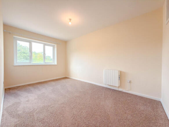 3 bed Apartment for sale Image 5
