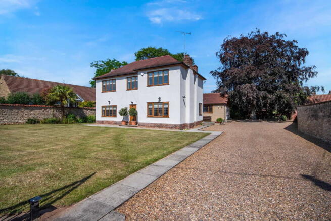 4 bed Detached for sale Image 5
