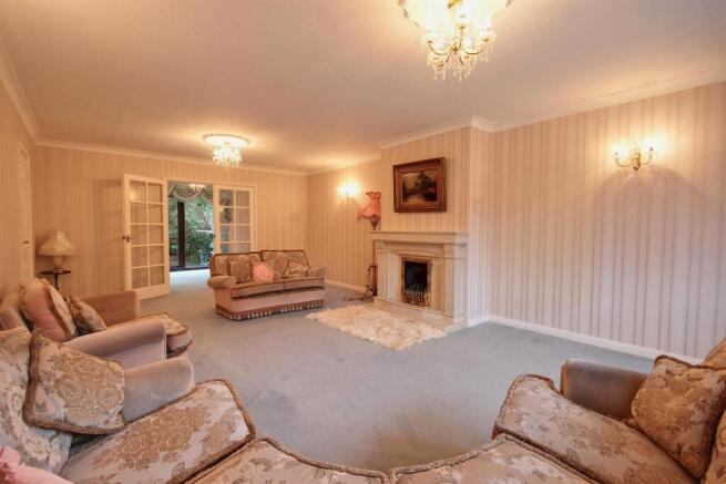 4 bed Detached for sale Image 7