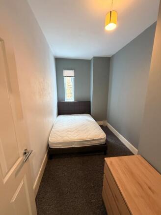 3 bed Terraced to rent Image 9