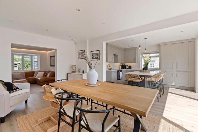 4 bed Detached for sale Image 7