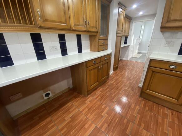3 bed House to rent Image 7