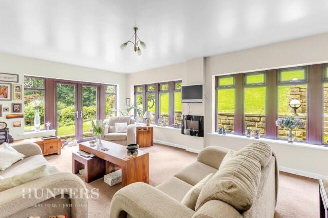 4 bed Detached Bungalow for sale Image 11