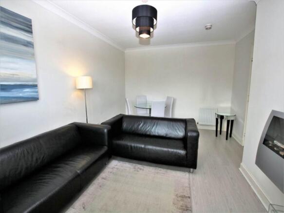 Lounge b
