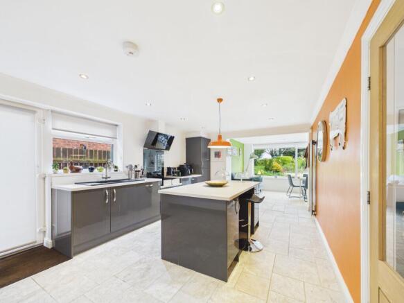 Kitchen/Dining Area