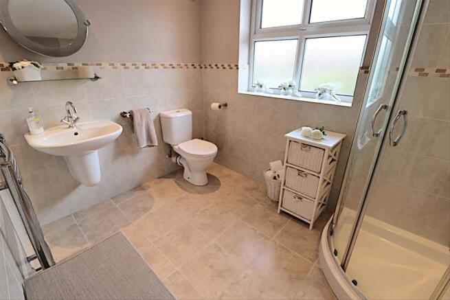 Master Ensuite
