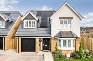 35, Pakenham Road, Bracknell RG12 7FB