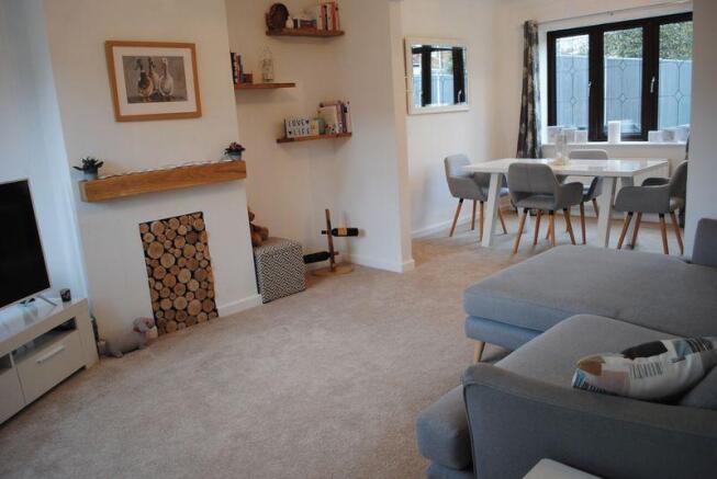 Lounge B