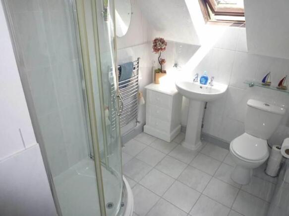 MODERN SHOWER ROOM