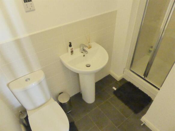 3 bed Town House to rent Image 9
