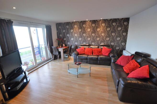 Lounge/Kitchen
