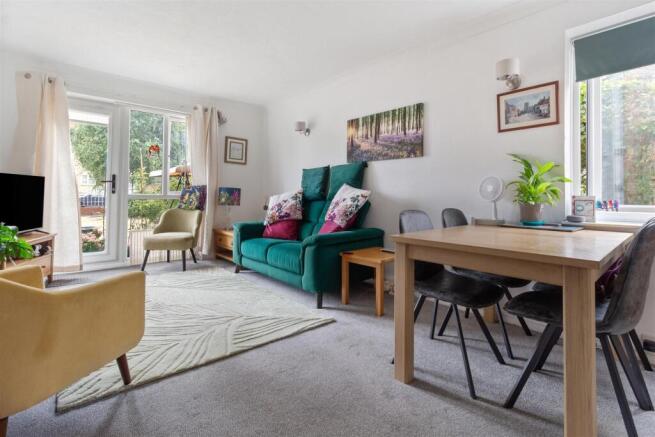 3 Penrith Court-001.jpg