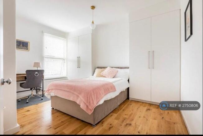 Calm, Spacious & Stylish Double Room In London