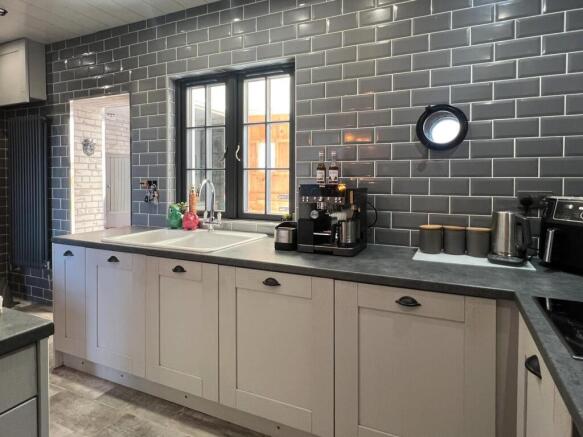 2 bed Terraced for sale Image 11