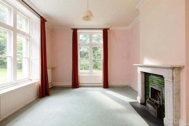 7 bed House for sale Image 5