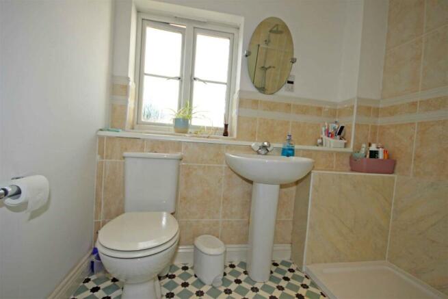 29 Campr bath2.jpg