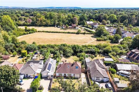 Middle Road, Tiptoe, Lymington, Hampshire, SO41