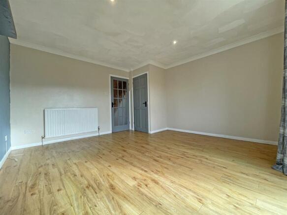 Westbury Close - 68 Lounge 1.jpg