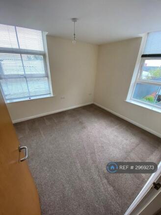 2 bed Flat to rent Image 5