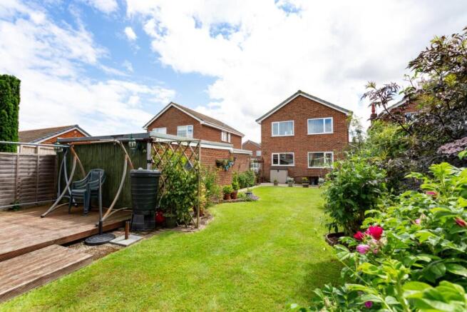 4 bed Detached for sale Image 12