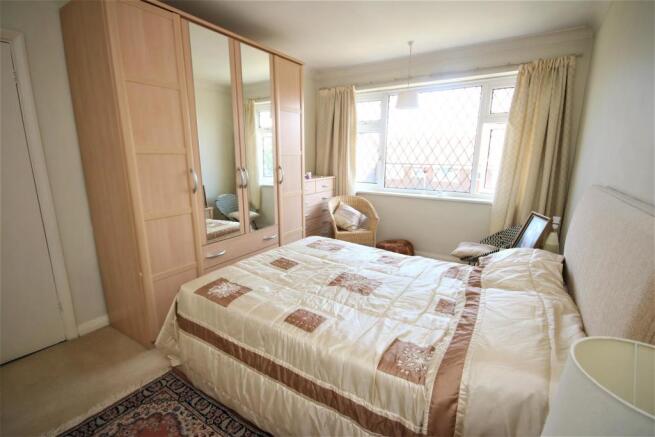 BEDROOM 1: