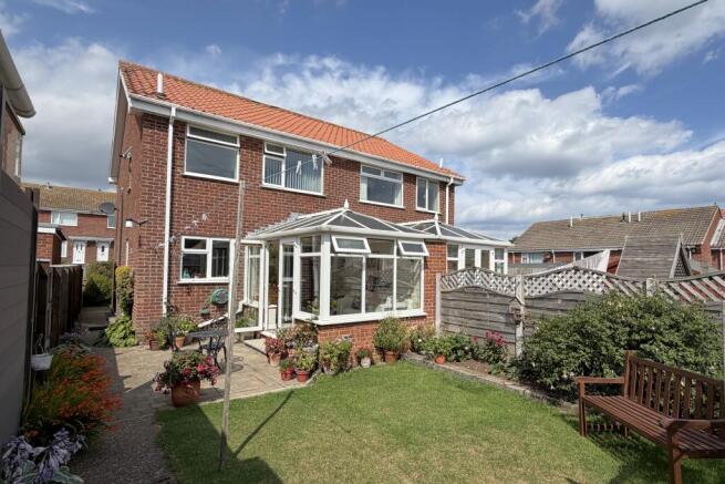 3 bed Semi-Detached for sale Image 9