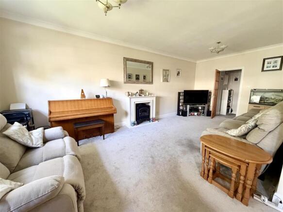 Woodlands Avenue, Hamworthy photo 3