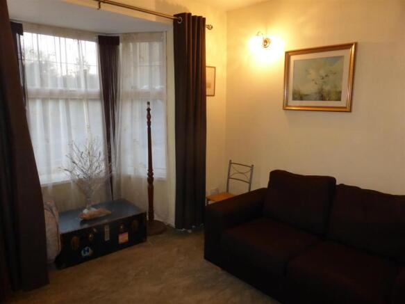 SITTING ROOM