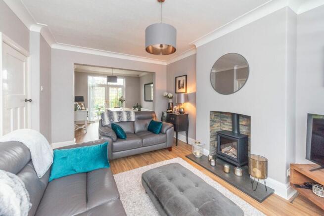 SITTING ROOM DINING AREA AND FITTED KITCHEN