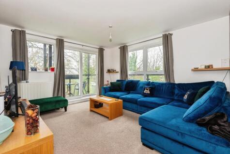 Park View Road, Leatherhead, KT22