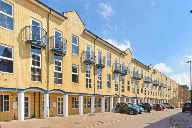 Flat 10, Quay View Apartments (15).JPG