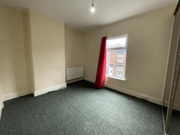 2 bed Terraced to rent Image 4