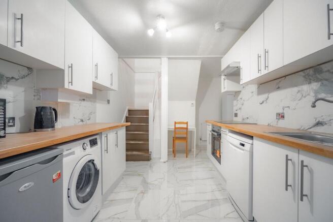 Kitchen & Dining area