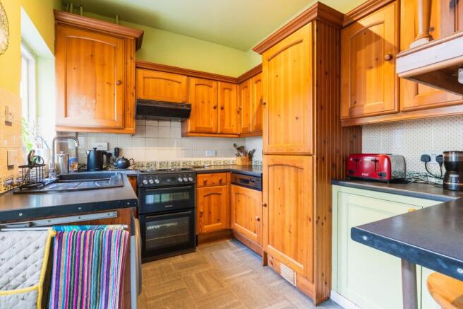 4 bed Terraced for sale Image 10
