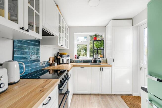 Kitchen 1..JPG