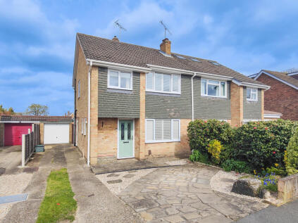 Farm View, Yateley, Hampshire, GU46